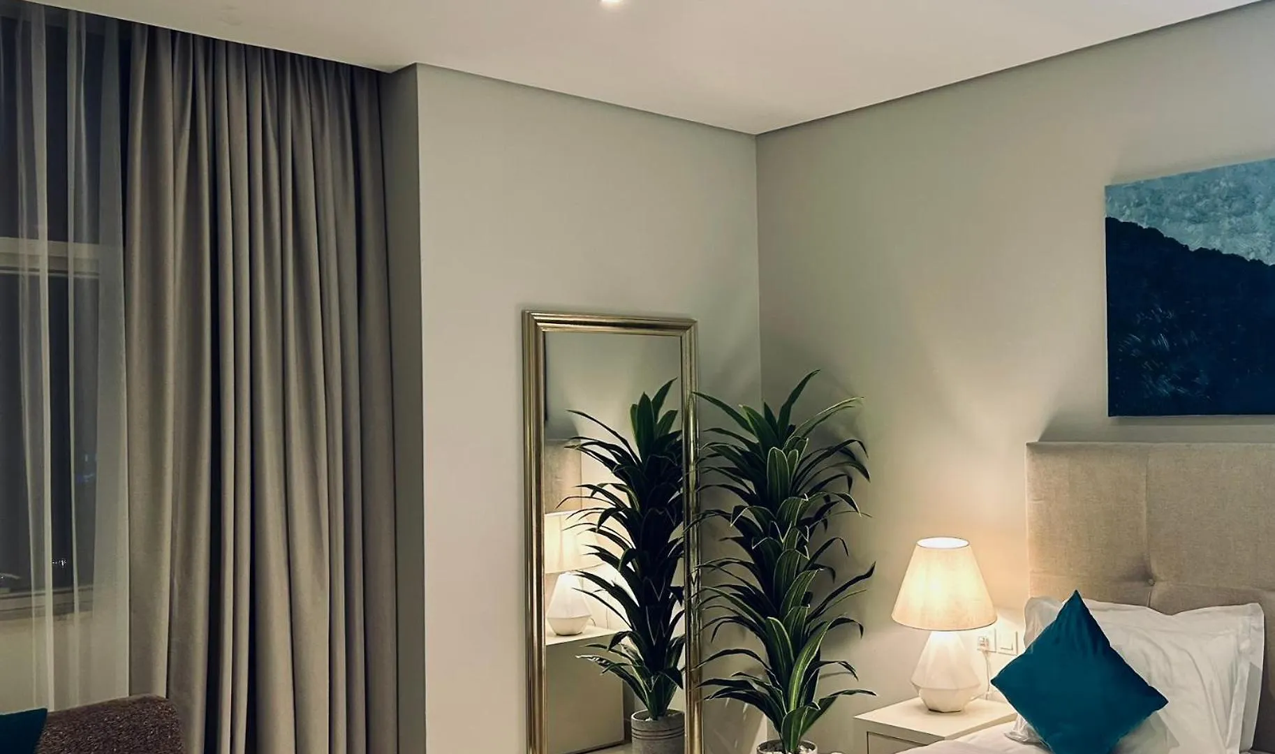 Sunrise Homes - Large Spacious Studio In Business Bay Dubai