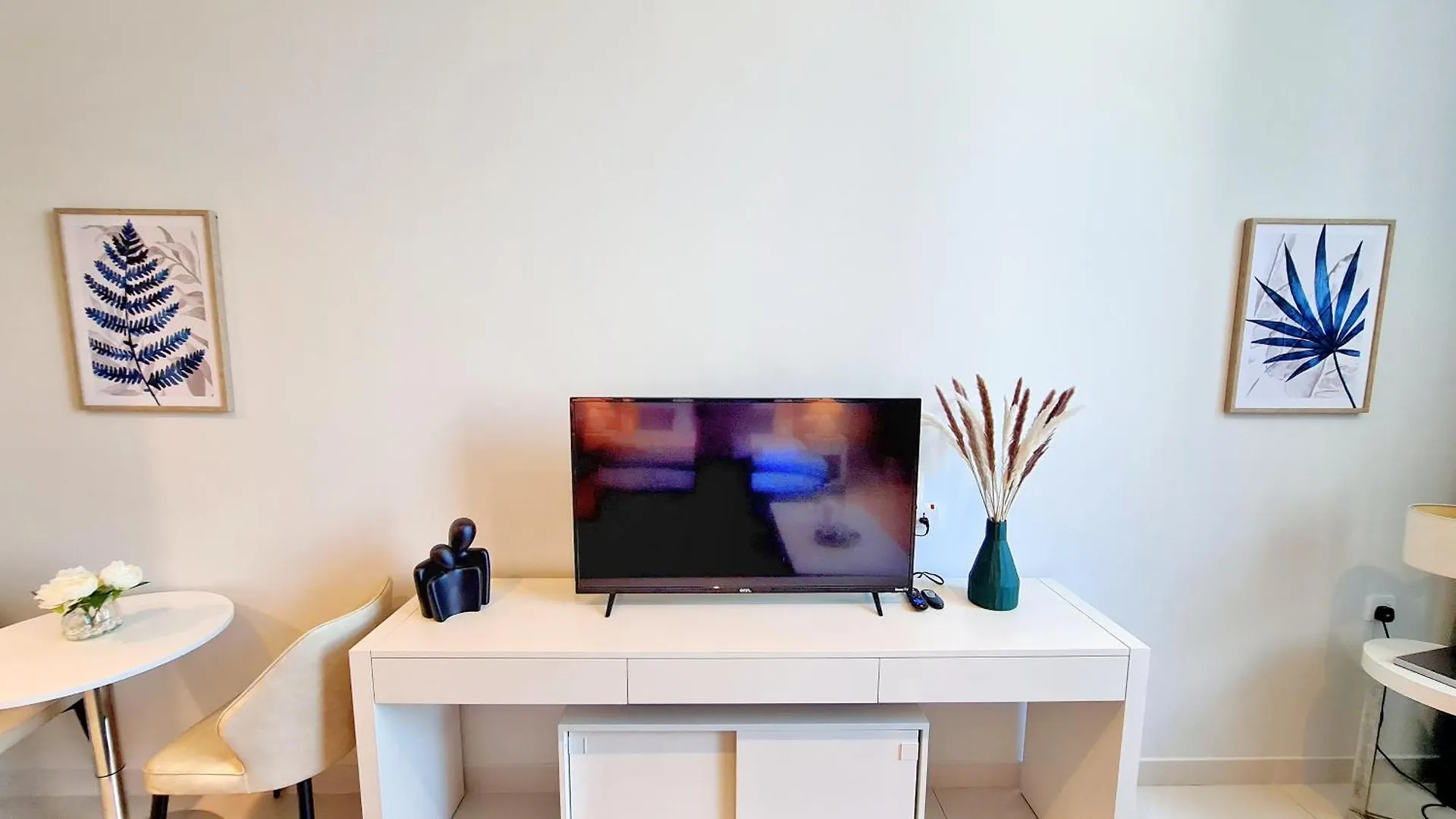 Sunrise Homes - Large Spacious Studio In Business Bay Dubai Apartment
